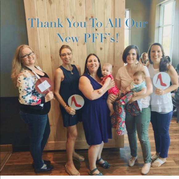 ⭐️Posh Ambassador ⭐️ Leslie - Picture 5 of 6